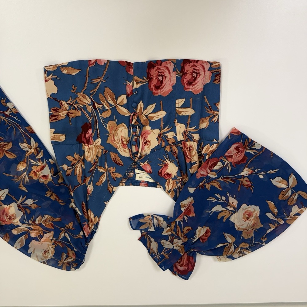Urban Outfitters Cropped Long Sleeve Floral Top Womens Large Blue Boho - Picture 12 of 12